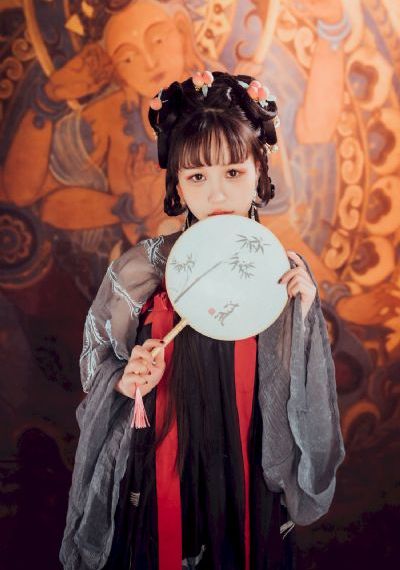 全红婵好像误入巨人国